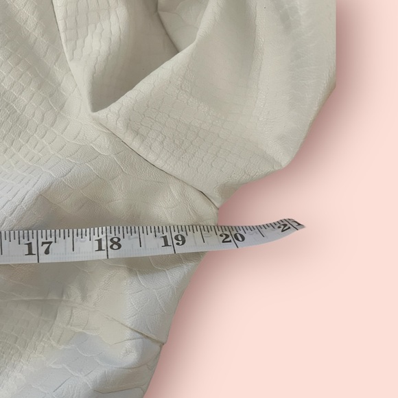 JB by Julie Brown NYC White Textured Trench with Daisy Buttons and Tie Size M - Picture 12 of 13